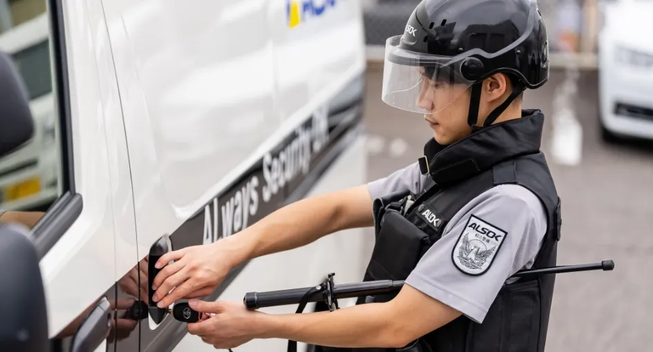 警備輸送隊員イメージ画像